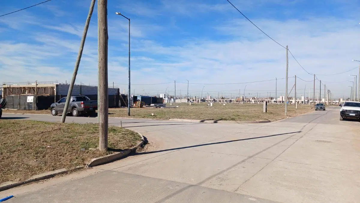 Vendo Lote esquina en Campos de Manantiales 6