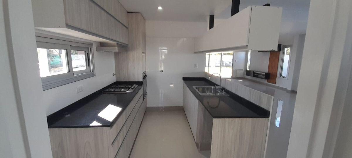 Foto de BELLISIMA CASA EN ALQUILER EN BARRIO PRIVADO ALBA DE TANQAY, MAIPU, imagen 4