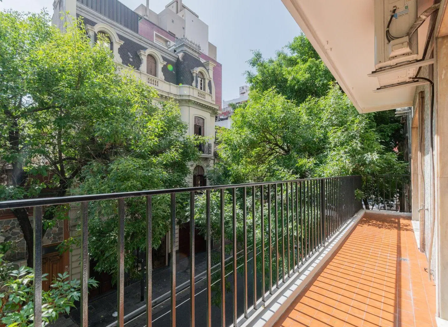 Departamento piso de 4 ambientes mas dependencia 5