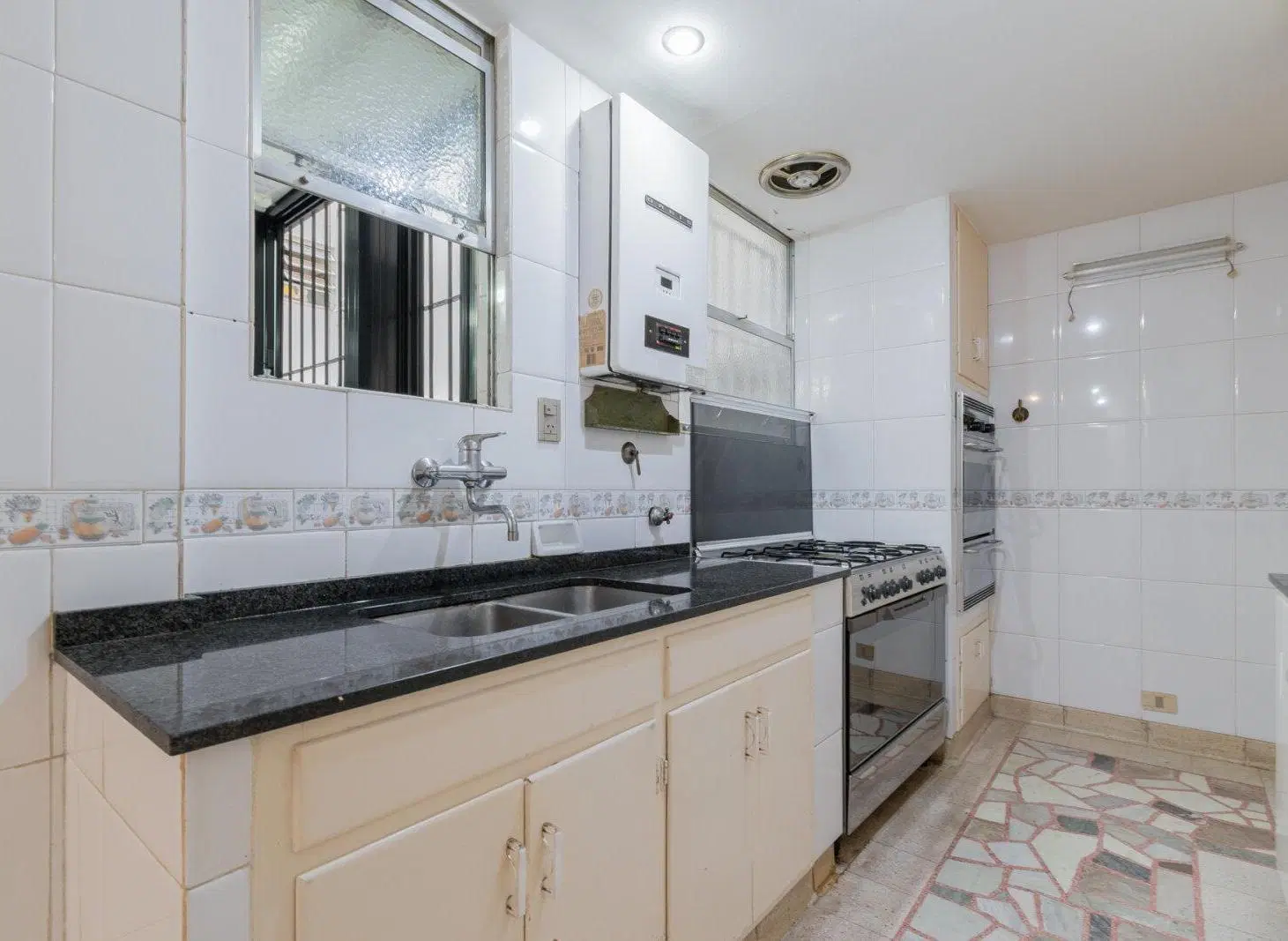 Departamento piso de 4 ambientes mas dependencia 2