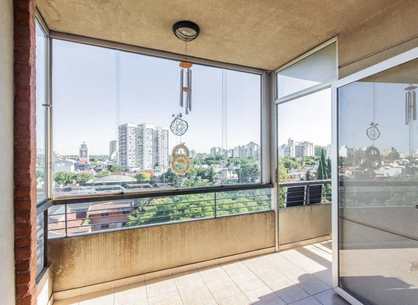 Venta 4 Ambientes con balcón terraza cochera y doble baulera 3