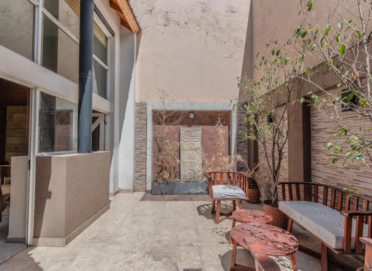 Casa de 5 ambientes con patio y parrilla 3