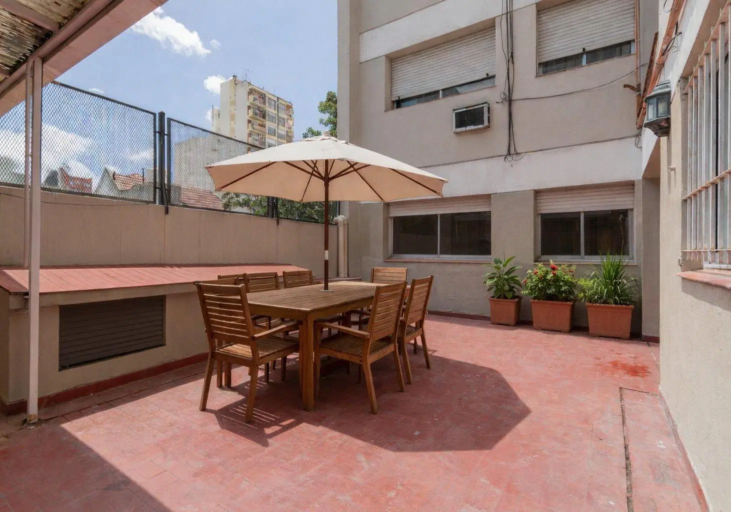 Departamento de 3 ambientes con Patio apto crèdito en Lanús Oeste 2
