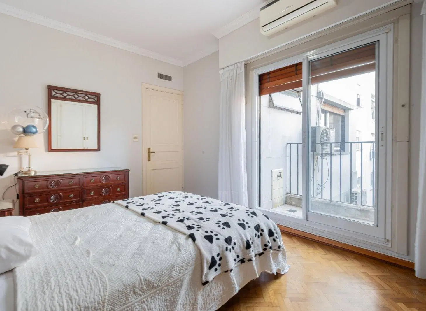 Departamento piso de 4 ambientes mas dependencia 4