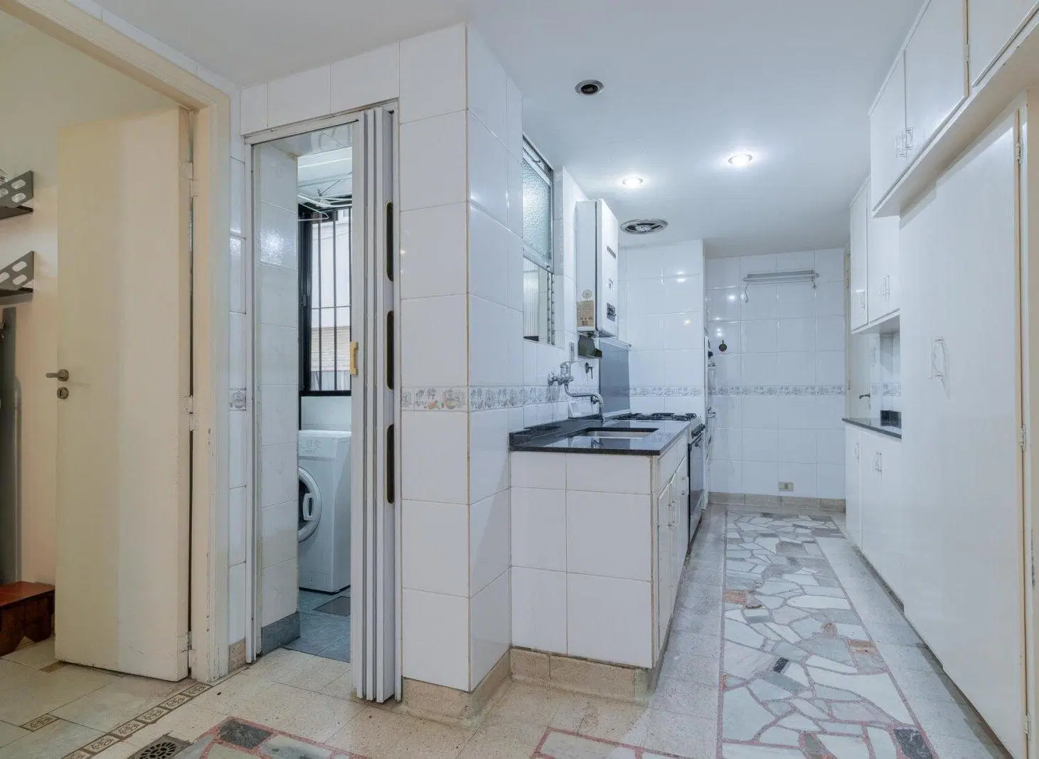 Departamento piso de 4 ambientes mas dependencia 5