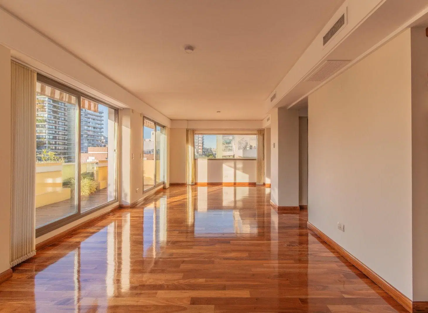 Duplex de 5 ambientes con balcones aterrazados 5