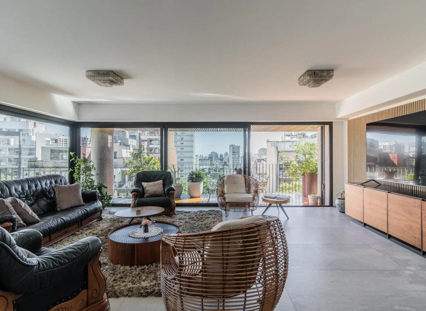 Departamento de 4 ambientes sobre Av. Pedro Goyena 2