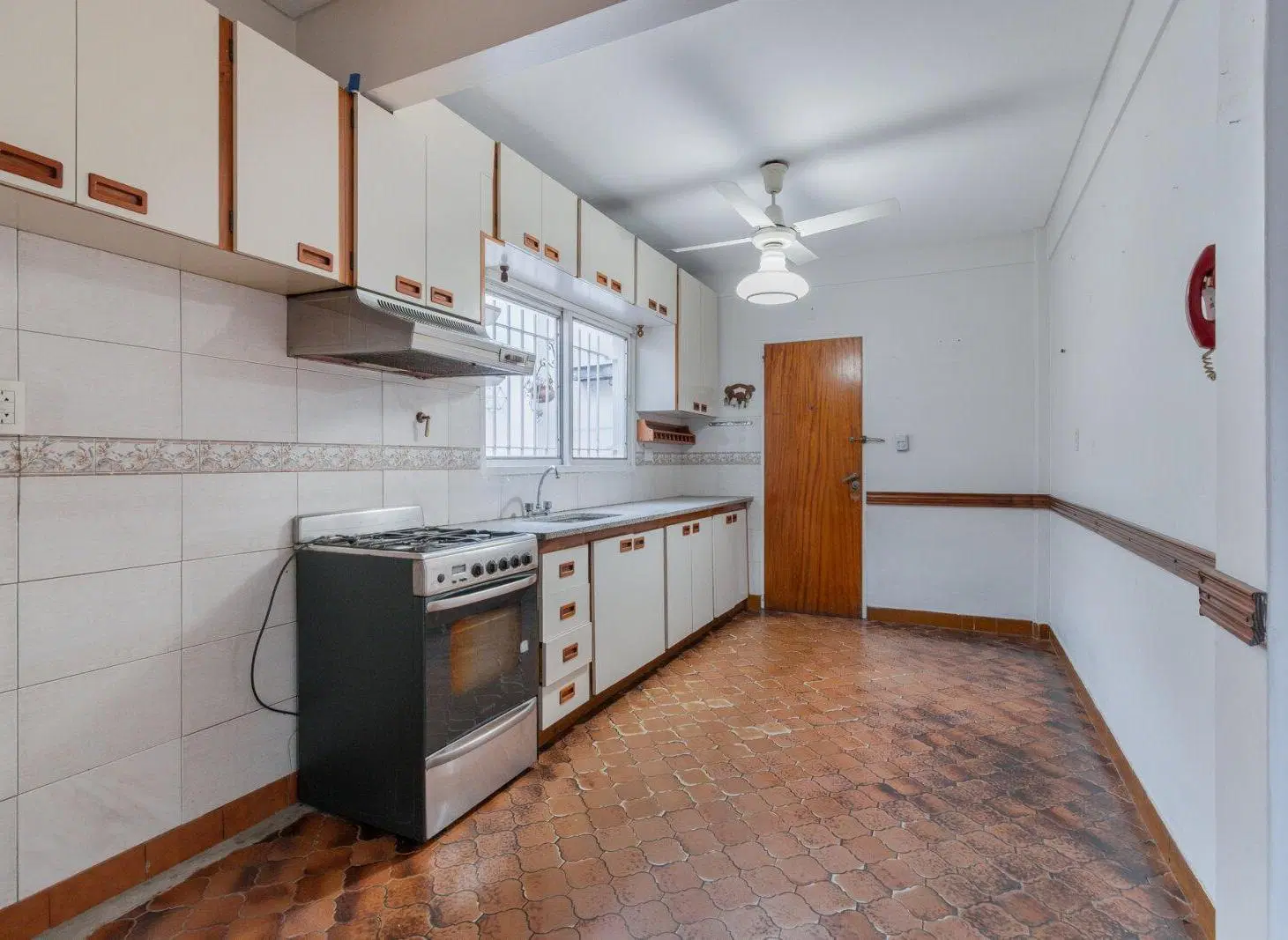 Departamento de 4 ambientes mas cochera en primer piso apto credito 4