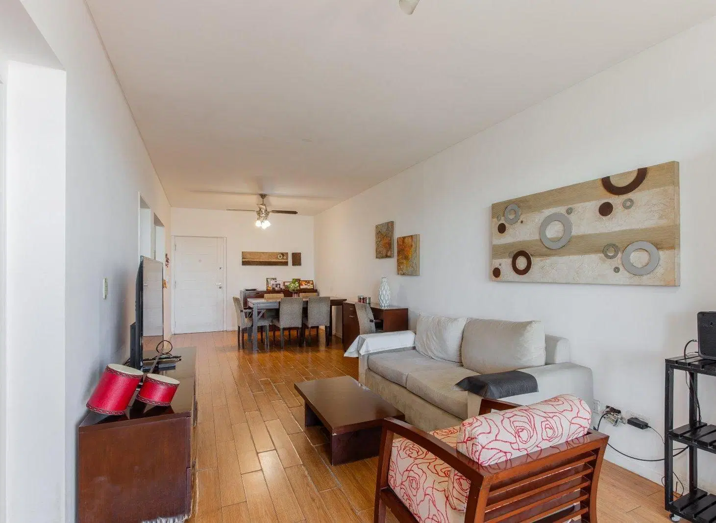 Venta 4 Ambientes con balcón terraza cochera y doble baulera 4