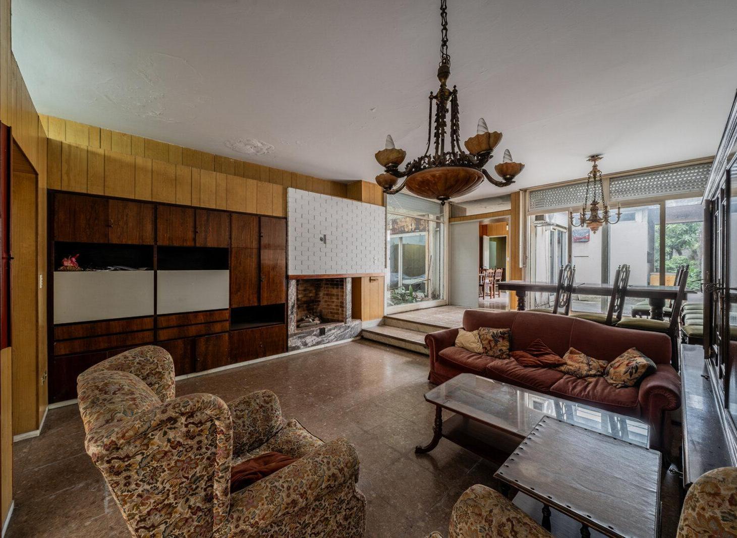Foto de Casa de 6 ambientes con jardín, galería, terraza y cochera, imagen 1