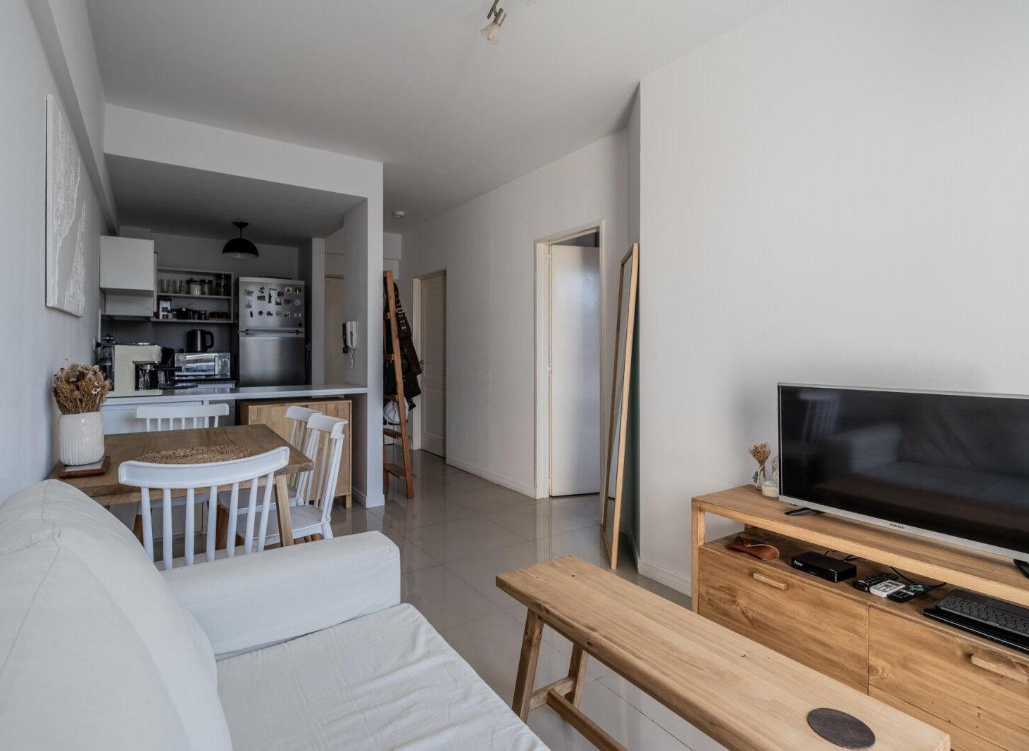 Foto de departamento de 2 ambientes con balcon y cochera, imagen 5
