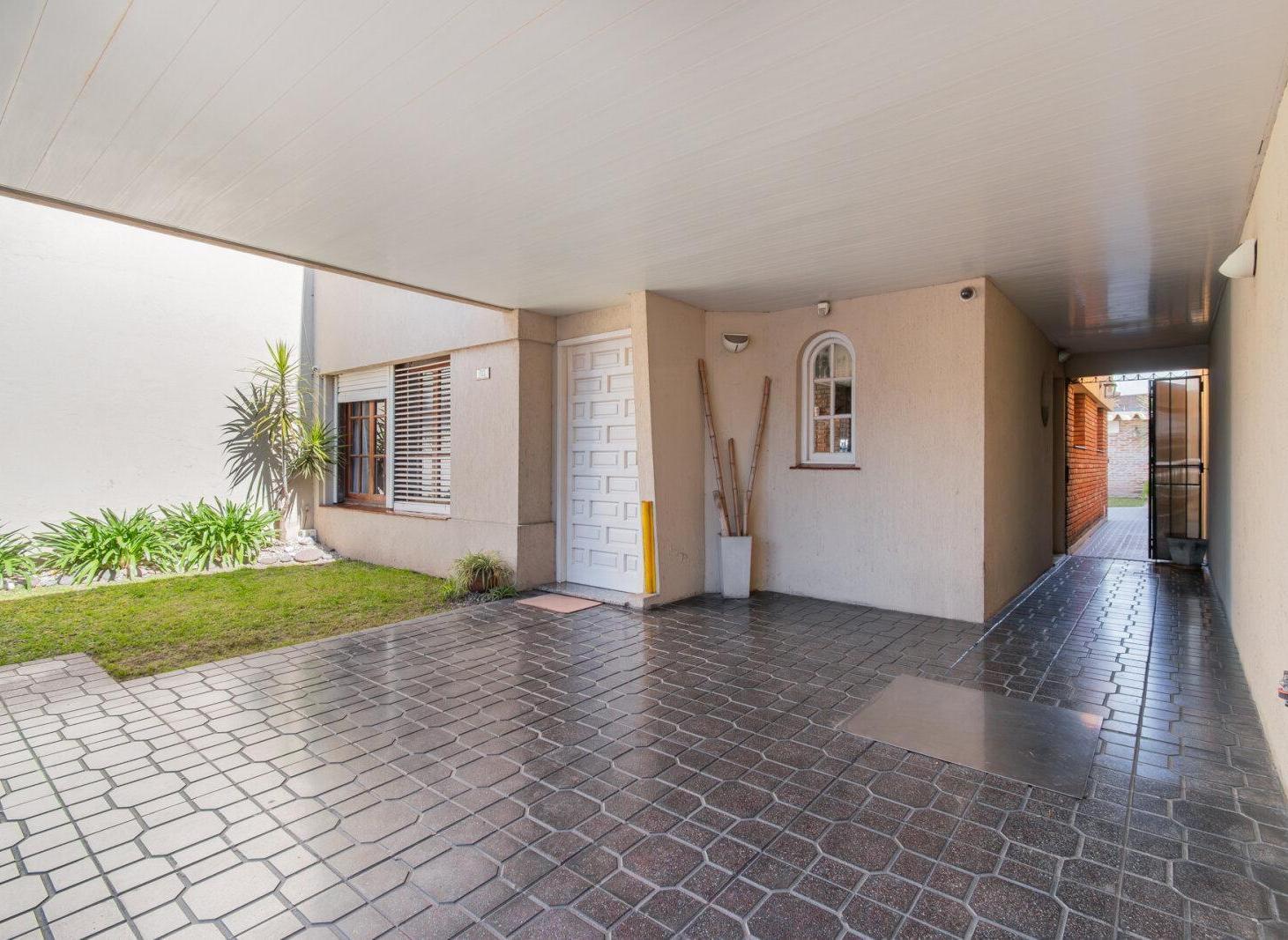 Foto de casa 4 ambientes con jardin y cochera, imagen 4