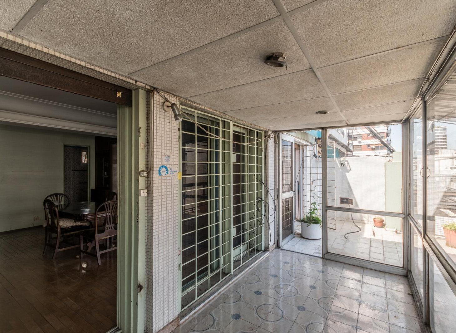 Foto de Departamento de dos ambientes con cochera y balcón aterrazado, imagen 4