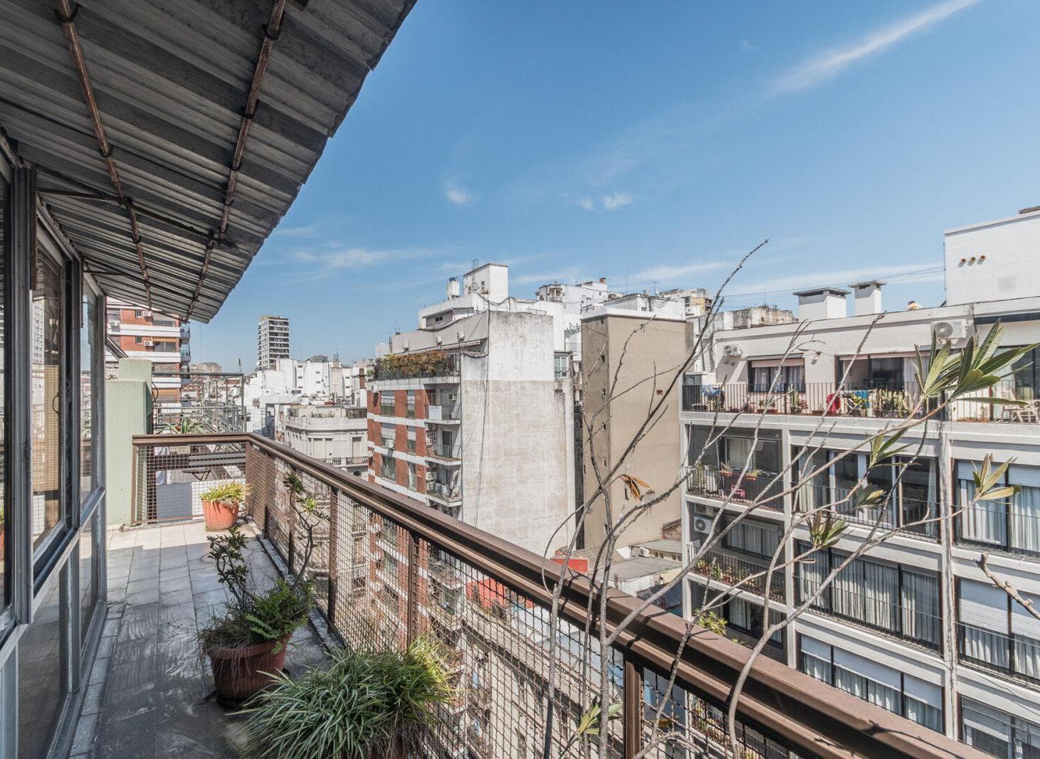 Foto de Departamento de dos ambientes con cochera y balcón aterrazado, imagen 3