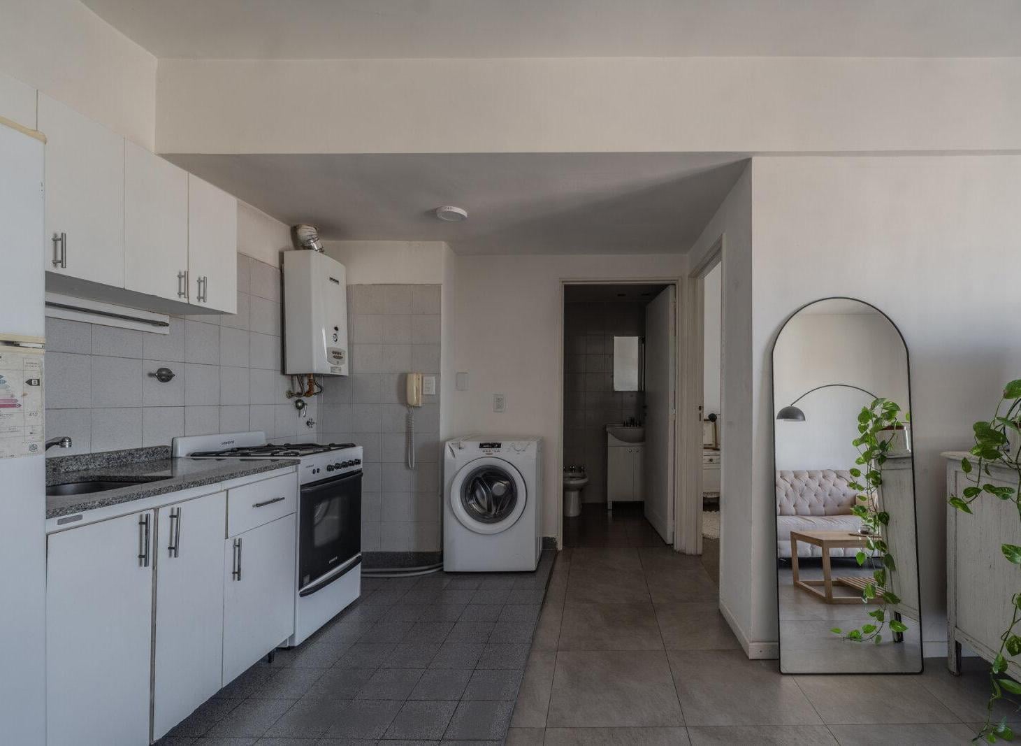 Foto de Departamento de dos ambientes, piso alto, muy Luminoso., imagen 2