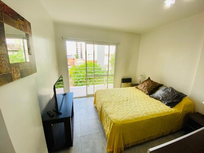 Departamento moderno. Con cochera.