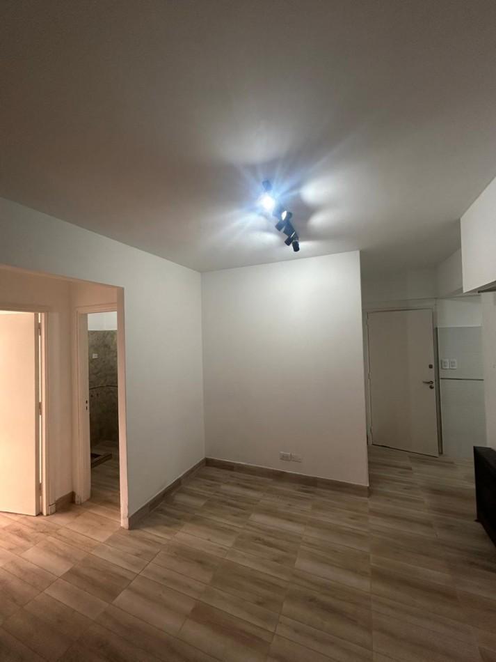 Foto de DEPARTAMENTO 2 AMBIENTES CON BALCON A LA CALLE, imagen 4