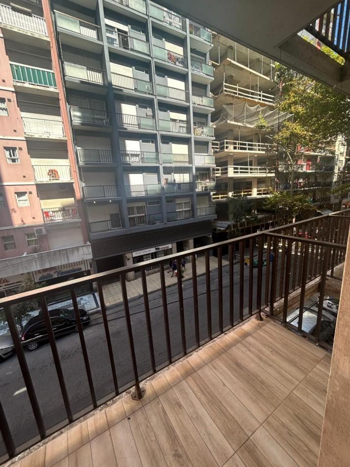 Foto de DEPARTAMENTO 2 AMBIENTES CON BALCON A LA CALLE, imagen 2