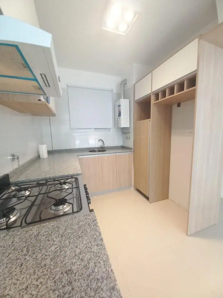 Departamento de 3 Ambientes a La Calle con Balcon 2