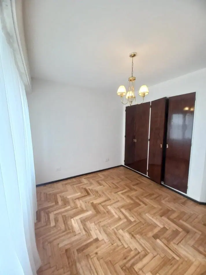 Departamento de 3 Ambientes a La Calle con Balcon 3