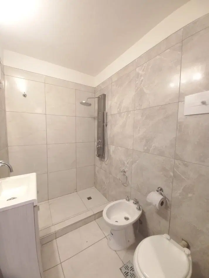 Departamento de 3 Ambientes a La Calle con Balcon 8