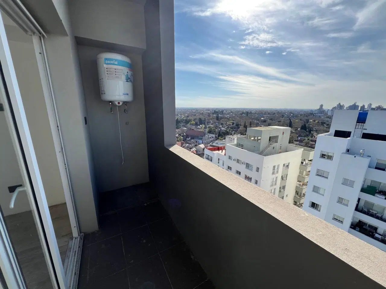 Departamento Monoambiente en venta en temperley 4