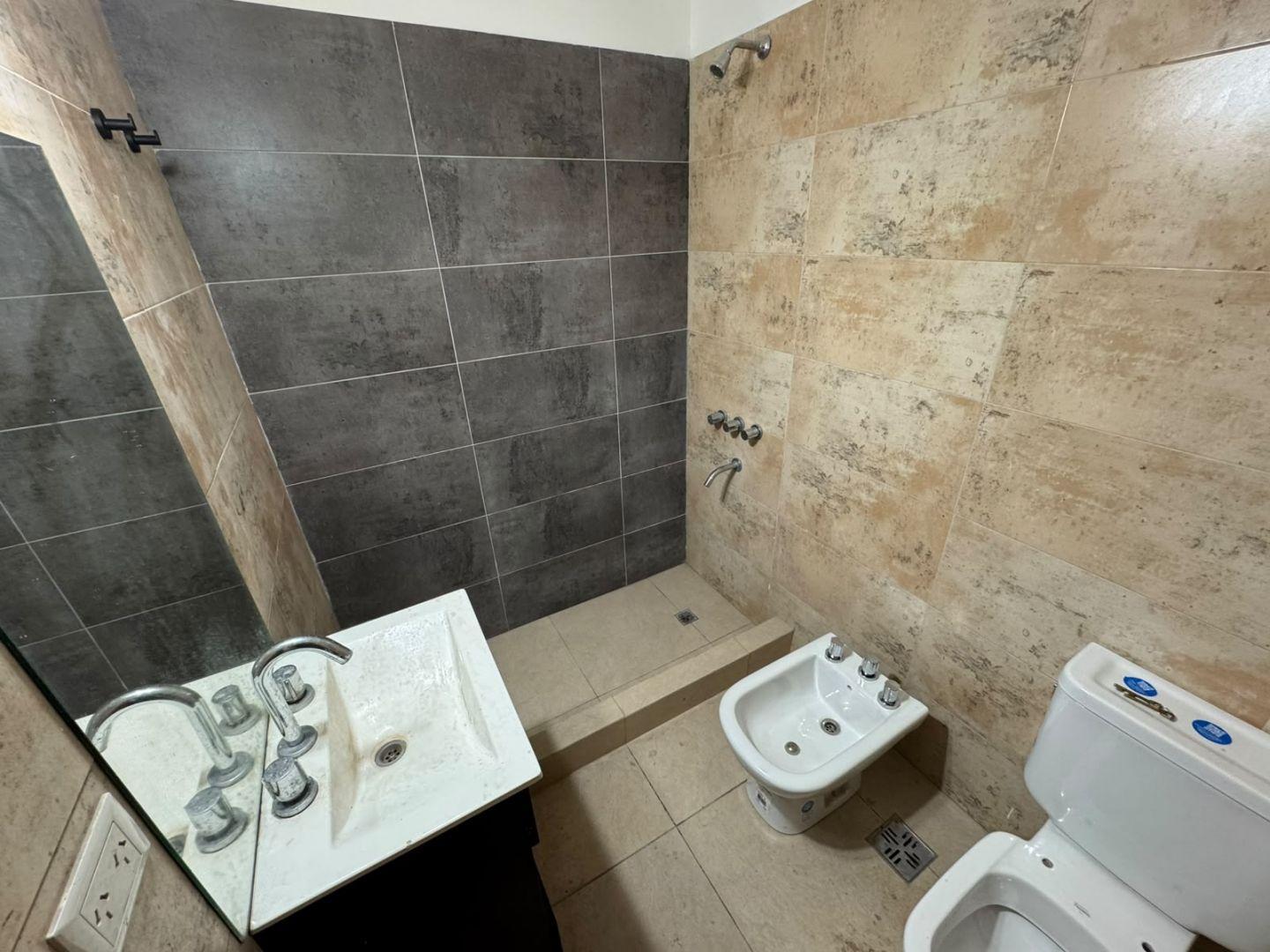 Foto de Departamento de 2 ambientes en alquiler Lomas de Zamora, imagen 4