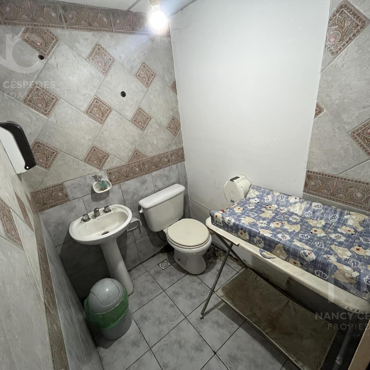Edificio de Oficinas en Venta en Quilmes Centro. Ideal Policonsultorio/ Instituto 3