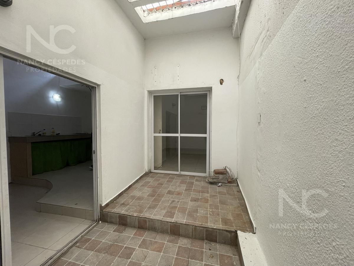 Vivienda Multifamiliar con Dos Locales y un Deposito en Venta en Quilmes Oeste 5