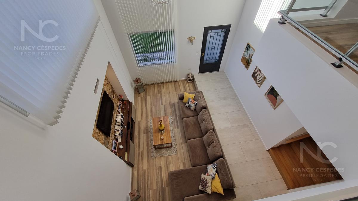 Casa 5 Amb en Venta en Barrio Dorrego. con Parque y Piscina. Acepta Permuta 1