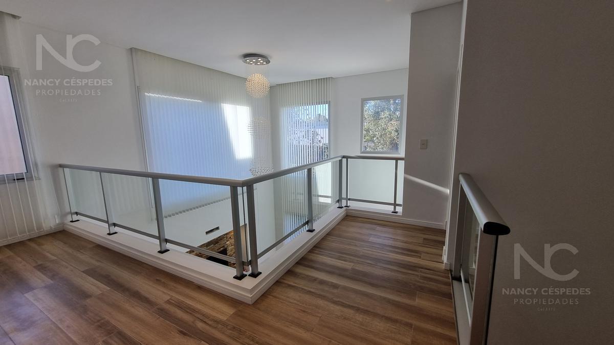Casa 5 Amb en Venta en Barrio Dorrego. con Parque y Piscina. Acepta Permuta 3
