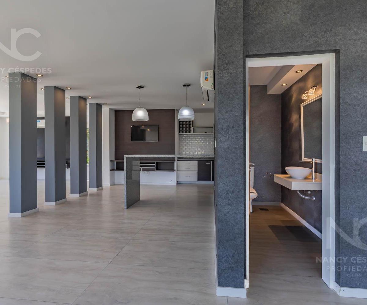 Espectacular Casa a La Laguna en Venta! 5