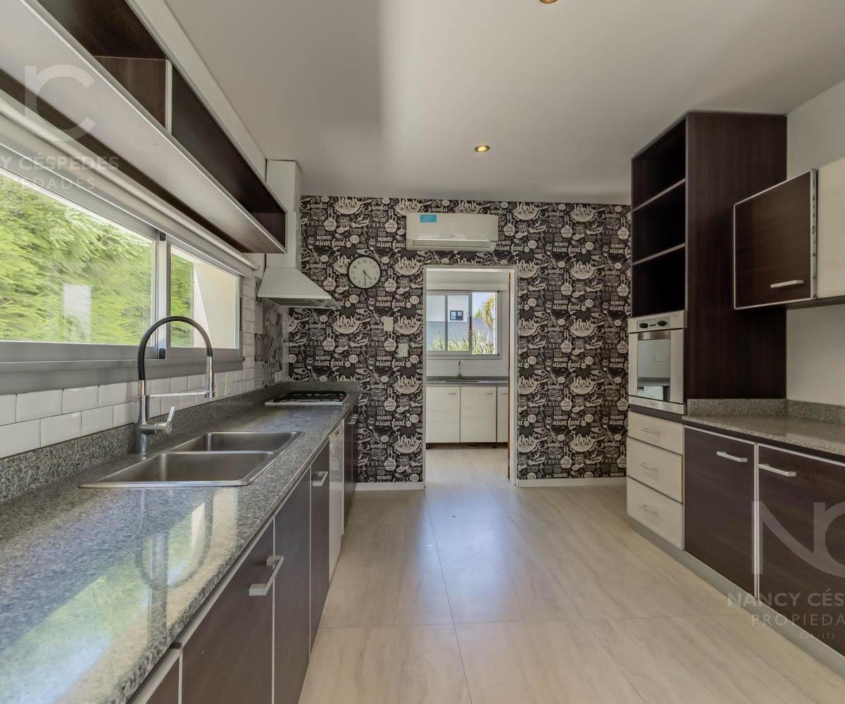 Espectacular Casa a La Laguna en Venta! 4