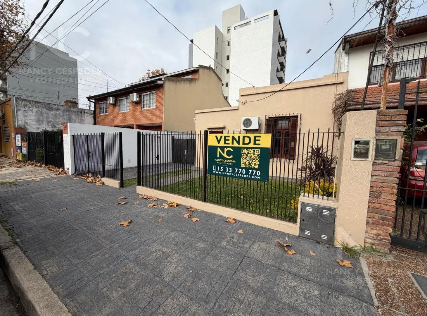 CASA EN VENTA EXCELENTE UBICACION!!! 4