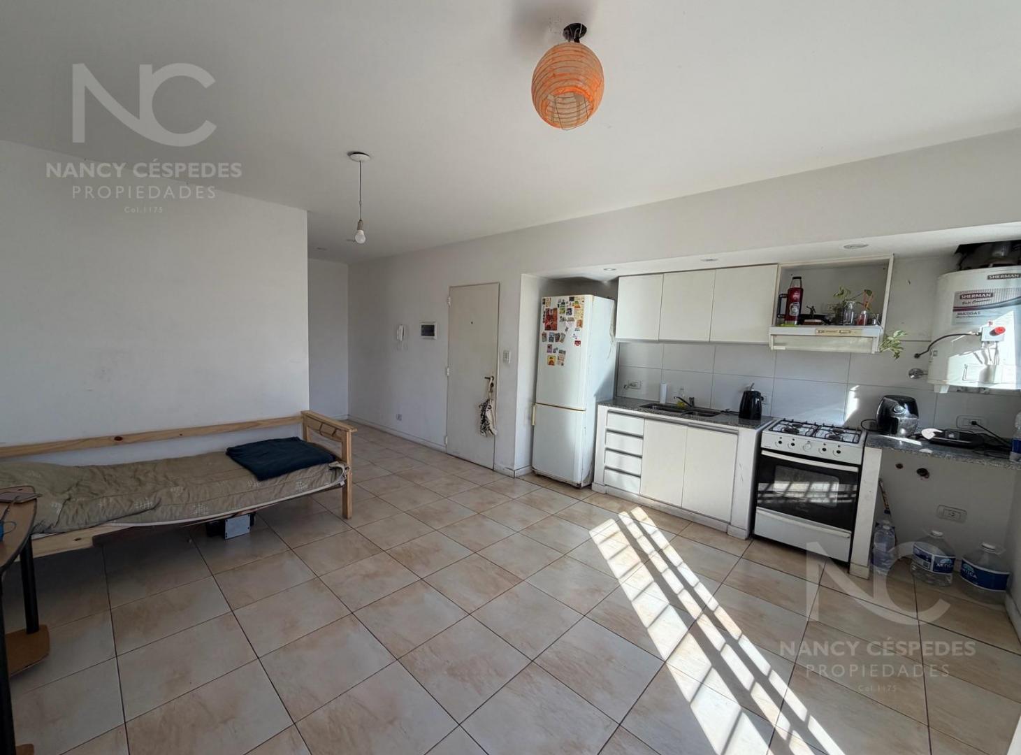 Foto de DEPARTAMENTO 2 AMBIENTES EN VENTA, EN BERNAL. APTO CREDITO/POSIBLE, imagen 2
