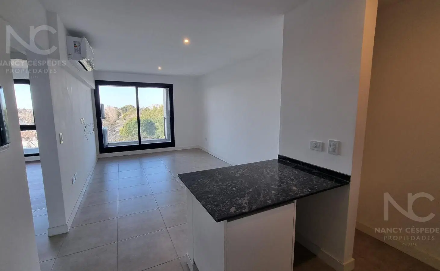 DEPARTAMENTO DE 2 AMBIENTES EN ALQUILER!!! CON DOS COCHERAS EN GREENVILLE 4