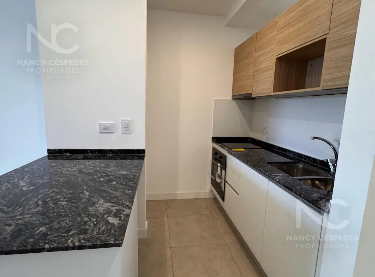 DEPARTAMENTO DE 2 AMBIENTES EN ALQUILER!!! CON DOS COCHERAS EN GREENVILLE 3