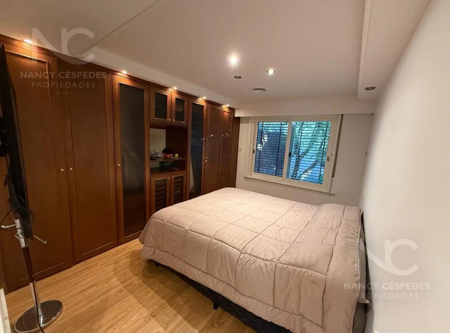 CASA DE 5 AMBIENTES EN VENTA QUILMES CENTRO, APTA CREDITO. A METROS DE PLAZA DE LA CRUZ 8