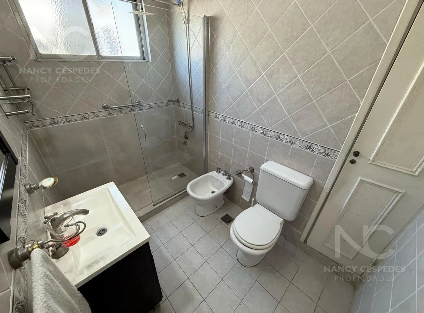 DEPARTAMENTO 4 AMBIENTES EN VENTA QUILMES CENTRO!!! 5