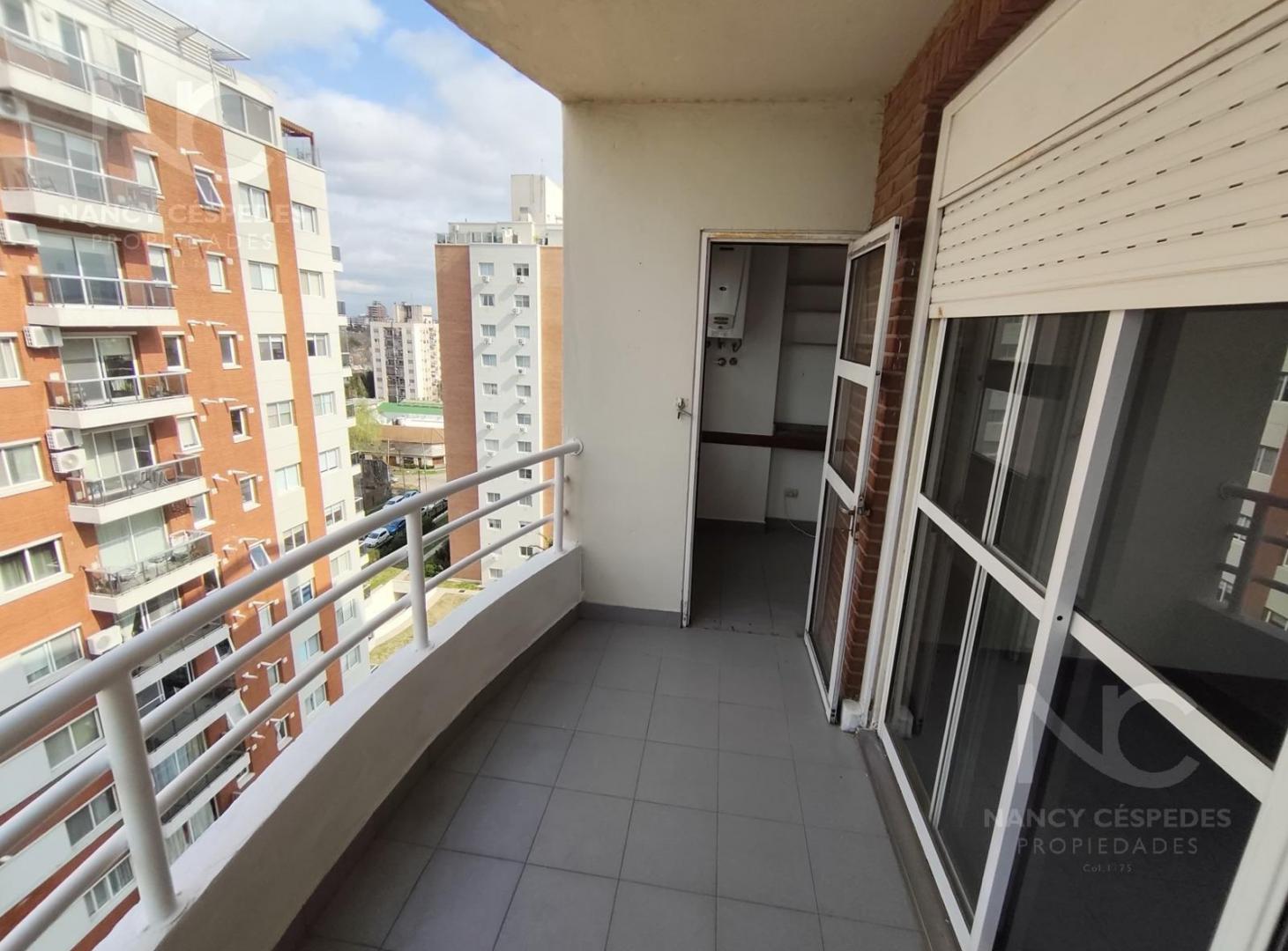 Foto de DEPARTAMENTO 3 AMBIENTES CON COCHERA EN VENTA BERNAL ESTE! APTO, imagen 1