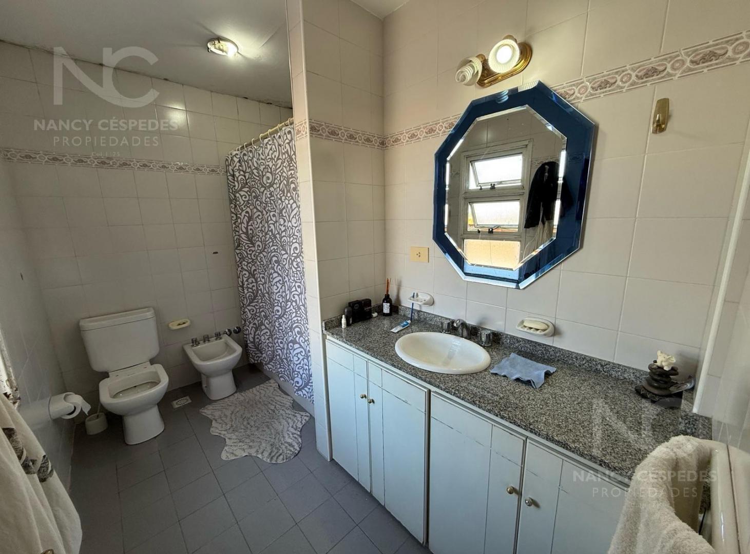 Foto de Departamento 4 ambientes en VENTA en BARRIO PARQUE BERNAL!!! EXCELENTE, imagen 1