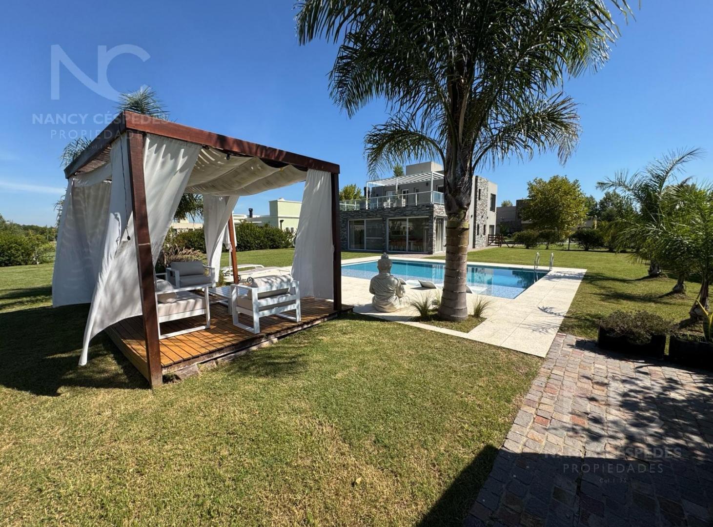 Foto de ESPECTACULAR CASA DE 5 AMBIENTES EN VENTA BARRIO LA RESERVA!!!, imagen 1