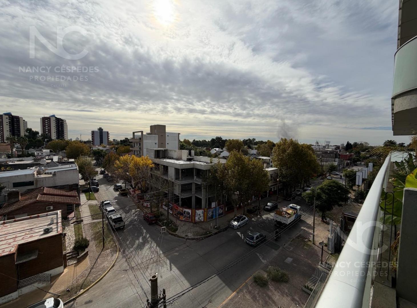 Foto de DEPARTAMENTO 3 AMBIENTES EN VENTA CON 2 COCHERAS EN SUBSUELO EN, imagen 1