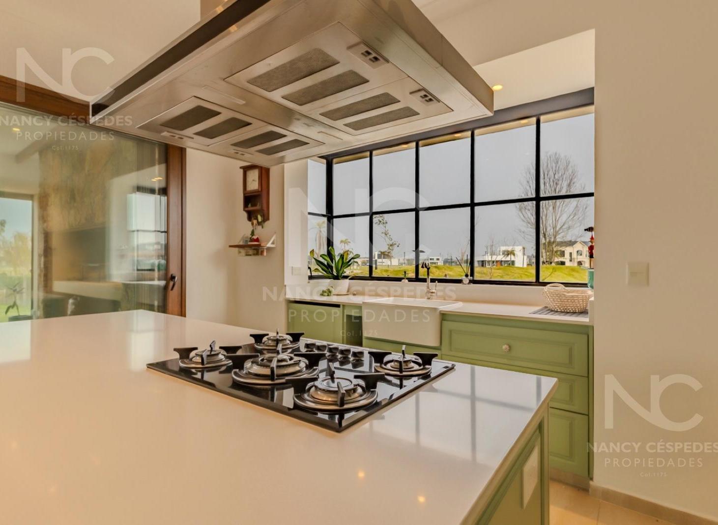 Foto de CASA EN VENTA EN PUERTO NIZUC A LA LAGUNA! 6 AMBIENTES C/ PLANO, imagen 5