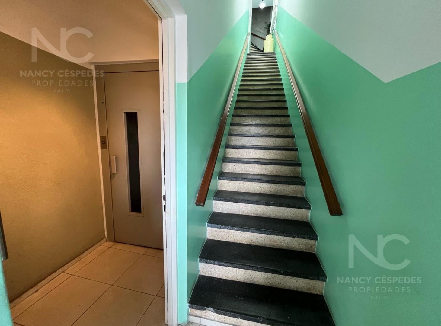 Foto de PROPIEDAD DE 3 PISOS EN VENTA QUILMES OESTE!!!, imagen 1