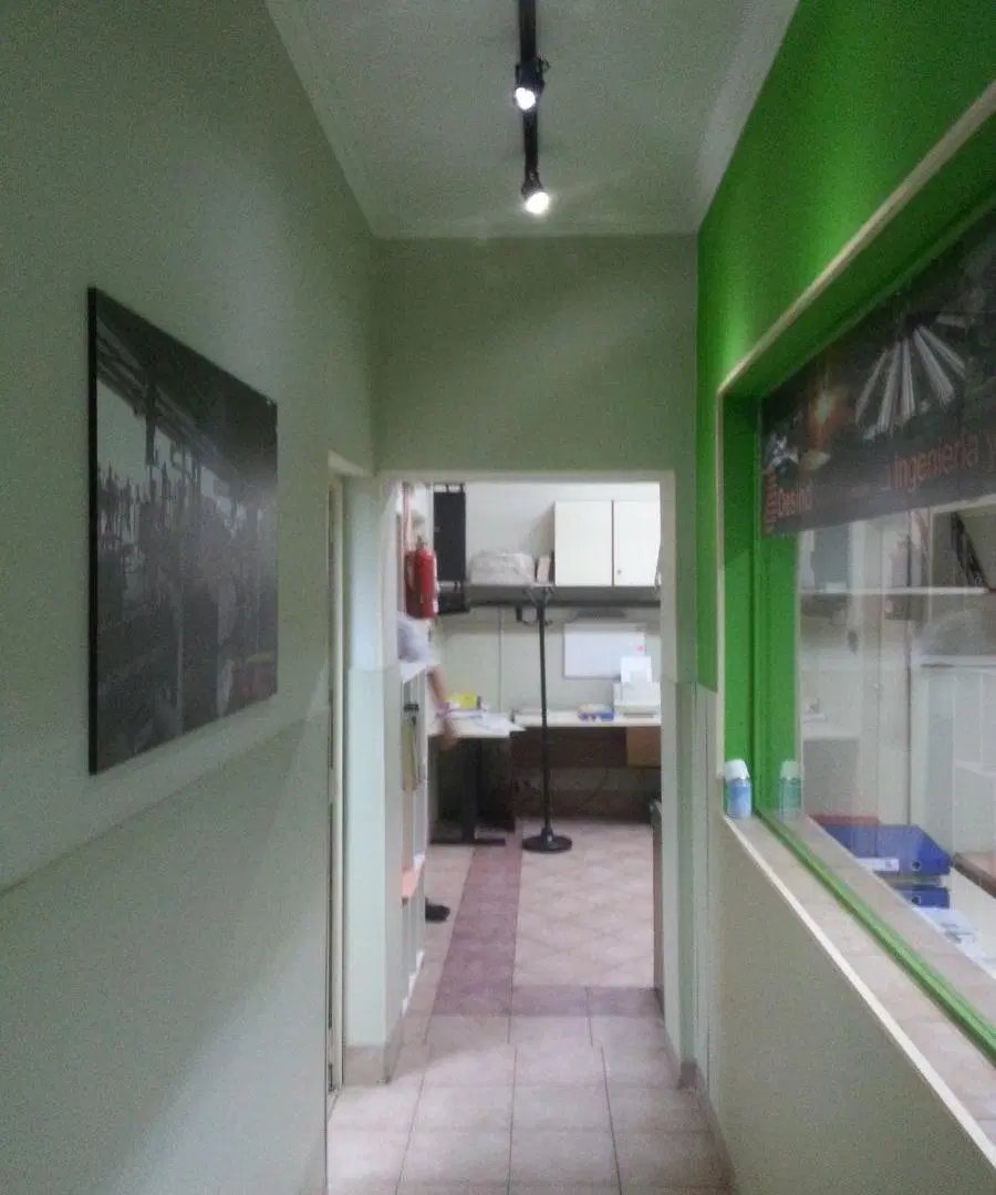 Oficina comercial de 200 m2 en venta en Villa Real 3