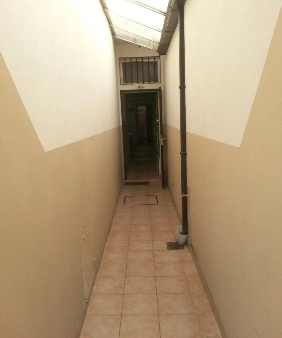 Oficina comercial de 200 m2 en venta en Villa Real 2