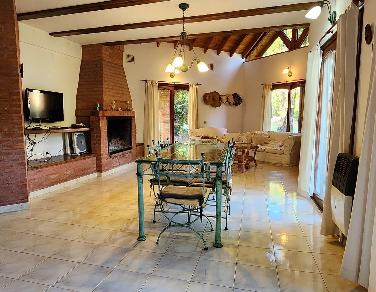 Chalet Tradicional 5 Amb en Costa del Este 1