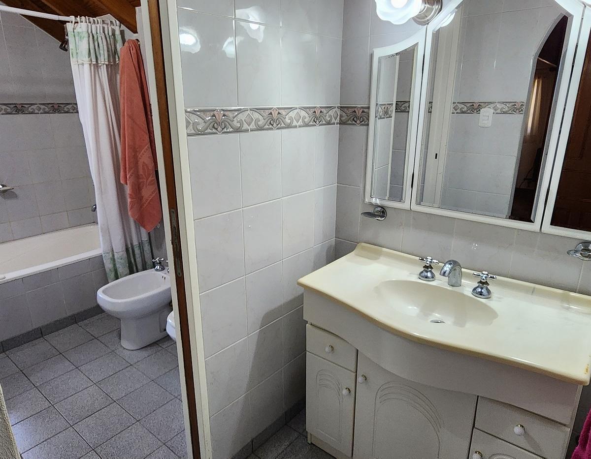 Chalet Clasico 150 m² en Costa del Este 5