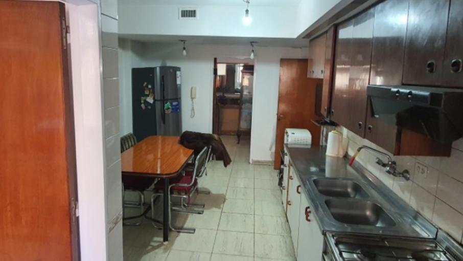 Se vende Piso de 3 Dor. Av Colón, centro